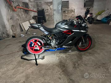 Ducati supersport 939