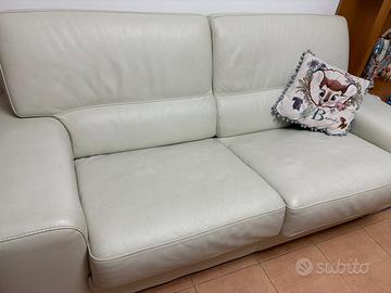 Divani un po’ usati