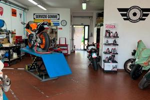 SCANDICCI Capannone con terreno