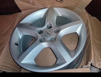 cerchi in lega 17 "  Opel Astra dal 2004 in poi 