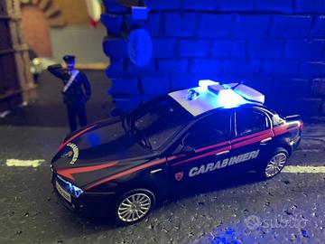 Carabinieri alfa Romeo 159 con luci 1/43
