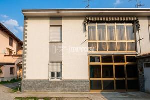 SOLUZIONE BIFAMILIARE CON DUE BOX!!