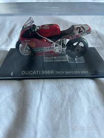 Modellino Superbike Ducati 996R Troy Bayliss 2001
