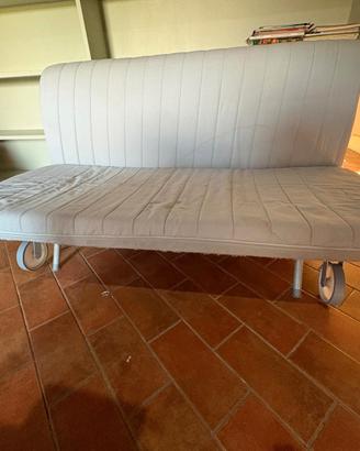 Divano letto matrimoniale con ruote