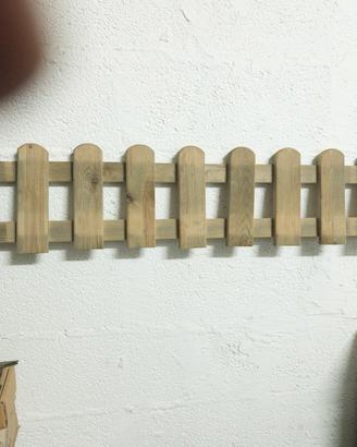 Staccionata in legno di pino impregnato