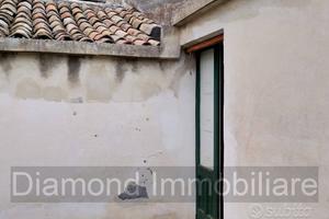 Casetta con cortile a Fiumefreddo di Sicilia