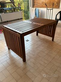 Tavolo da esterno in legno