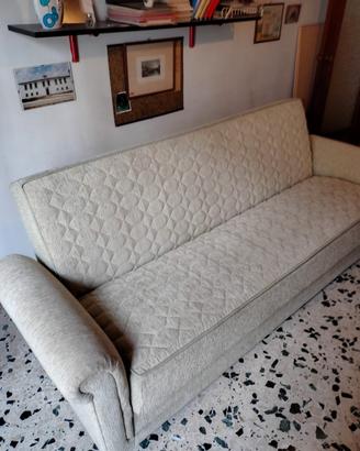 Divano letto con scomparto