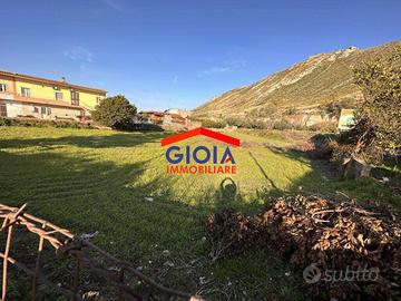 Rustico / Casale di 2180 m² con più di 5 locali a 