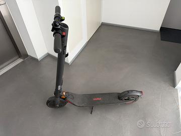 Monopattino seegway Ninebot E22e
