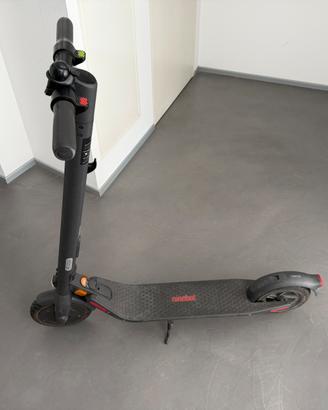 Monopattino seegway Ninebot E22e