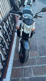 Moto Suzuki GSR600