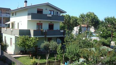 Villa al mare con giardino