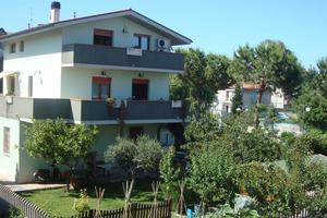 Villa al mare con giardino