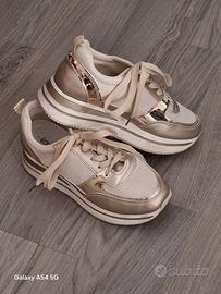 scarpe da ginnastica