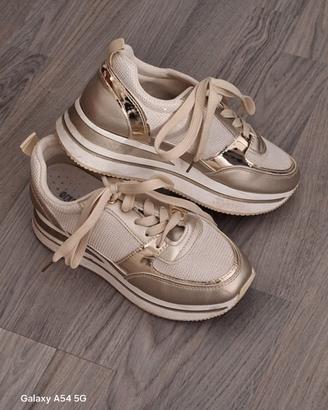 scarpe da ginnastica