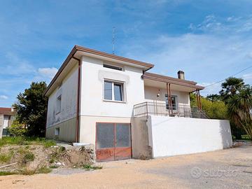 TC453 Porcia - Casa singola con giardino privato