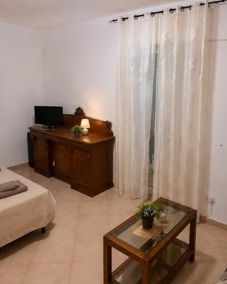 Ischia porto via roma mare agosto settembre