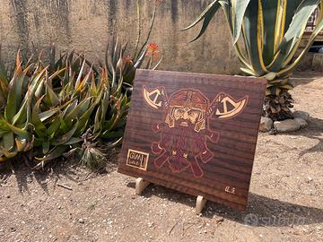 Tagliere legno intarsiato con personaggio Gimli