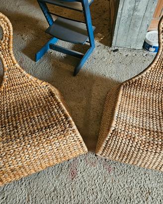 Coppia di sedute/pouf bassi in fibra intrecciata