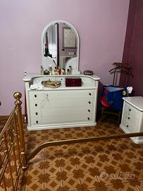 Cassettone con specchiera