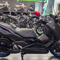 Yamaha X-Max 300 nuovo 2025