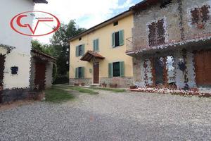 Casa indipendente di 182 m² con più di 5 locali a 