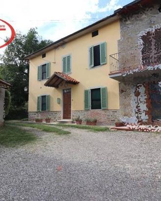 Casa indipendente di 182 m² con più di 5 locali a 