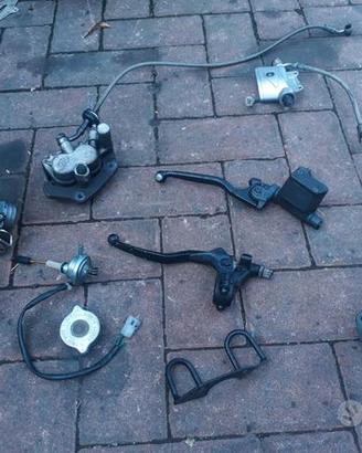 Rieju RS3 125: pinza pompa carburatore collettore