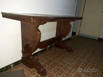 Consolle / Tavolo in legno di noce intagliato mano