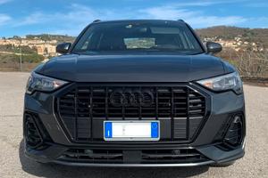 Audi Q3 35TFSI S line  Identity Black
