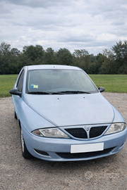 Lancia y elefantino blù