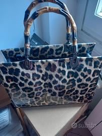 Borsa rigida maculata 