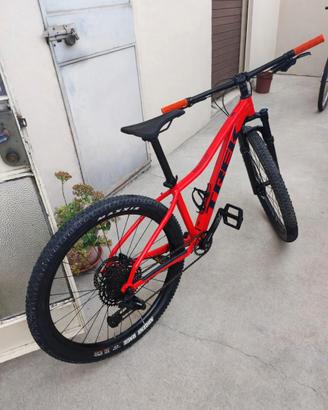 Trek Marlin 8 (2023) - Ruote 27.5" - Tubeless - SR