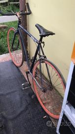 Bici a scatto fisso