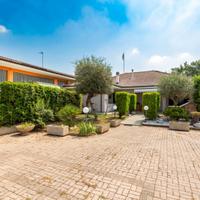 Casa indipendente con magazzino