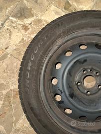 Cerchi con gomme invernali