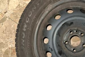 Cerchi con gomme invernali