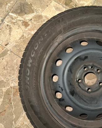 Cerchi con gomme invernali
