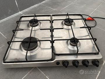 Piano 4 fuochi gas Ariston