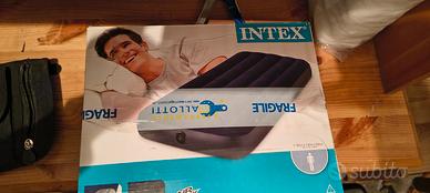 letto gonfiabile a due piazze Intex