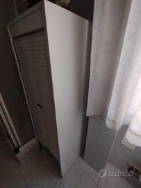 mobile bagno scorrevole con mensole  