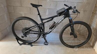 MTB SPECIALIZED IN CARBONIO
