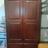 Armadio in legno massello 