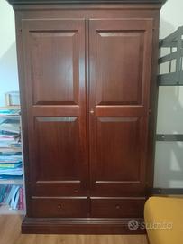 Armadio in legno massello 