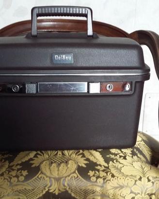 1 BEAUTY  CASE  DELSEY e  1 BEAUTY  CASE in PELLE