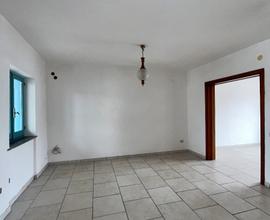 Rif 320 appartamento parco privato domiziana
