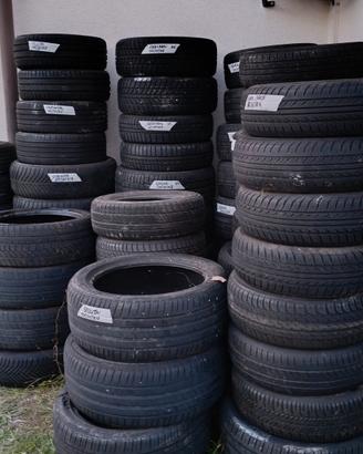 Stock Treni Gomme Usate