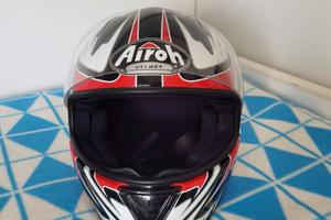 Caschi e guanti da moto