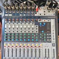 Mixer Soundcraft Signature 12